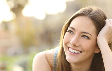 Smiling-Woman-With-White-Teeth-e1482338383236